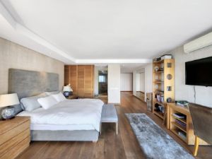 Picture of 2 Bedroom Penthouse For Sale in Clifton