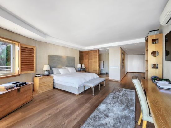 Picture of 2 Bedroom Penthouse For Sale in Clifton