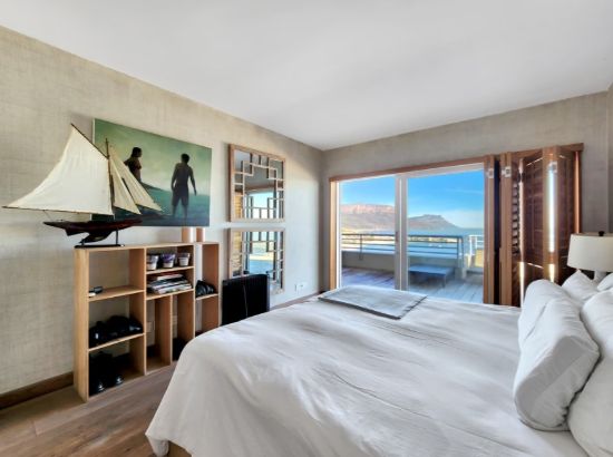 Picture of 2 Bedroom Penthouse For Sale in Clifton