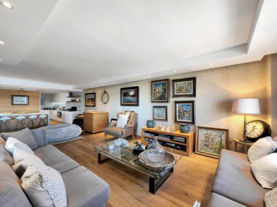 Picture of 2 Bedroom Penthouse For Sale in Clifton