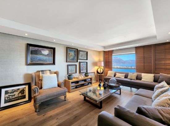 Picture of 2 Bedroom Penthouse For Sale in Clifton