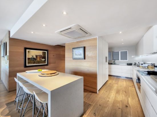 Picture of 2 Bedroom Penthouse For Sale in Clifton