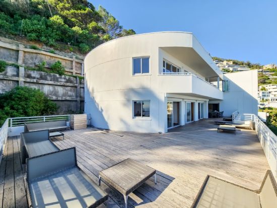 Picture of 2 Bedroom Penthouse For Sale in Clifton