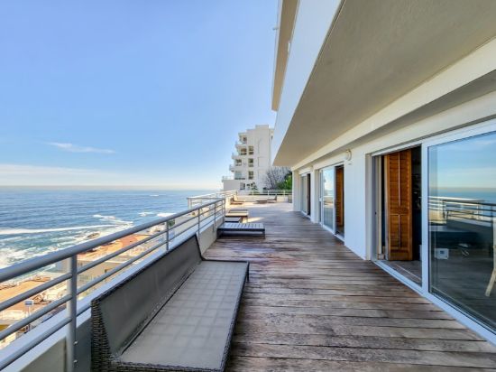 Picture of 2 Bedroom Penthouse For Sale in Clifton