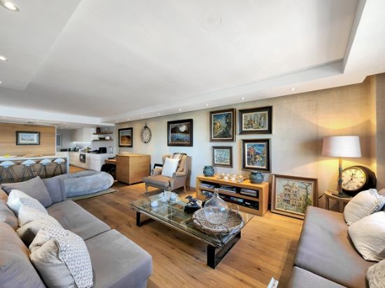 Picture of 2 Bedroom Penthouse For Sale in Clifton