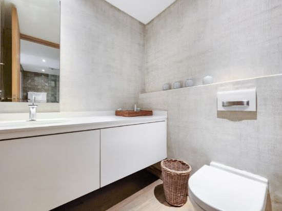 Picture of 2 Bedroom Penthouse For Sale in Clifton