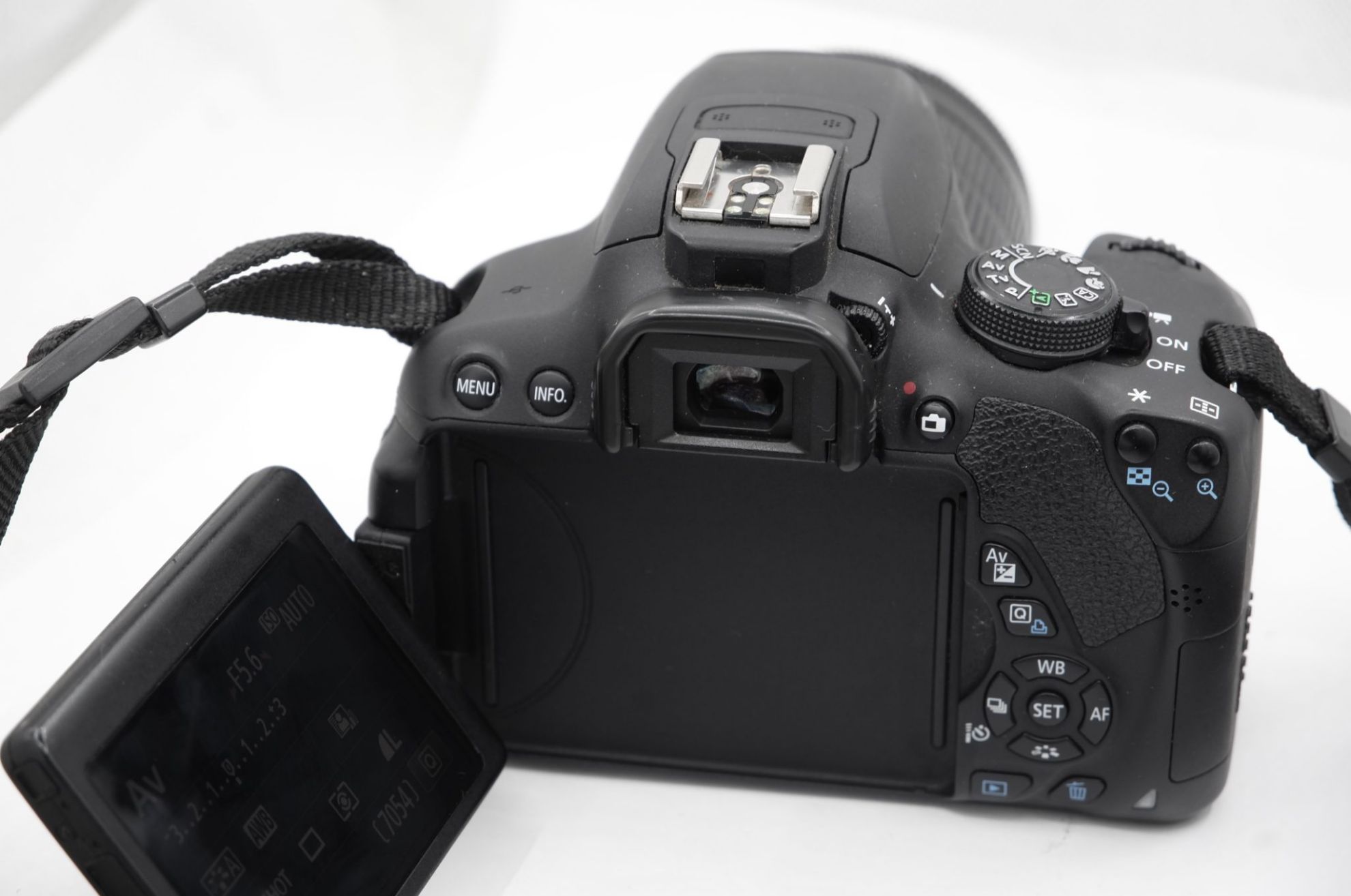 Picture of Reserve Canon EOS 700D camera body + Canon EFs 18-55mm f3.5-5.6 IS STM lens