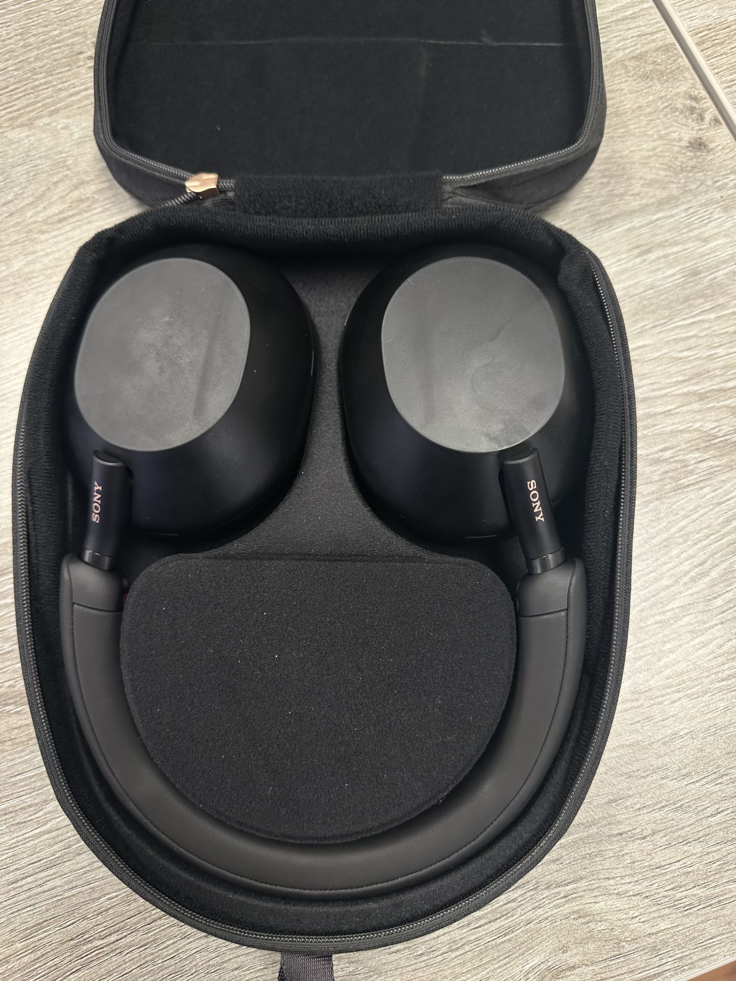 Picture of Sony Noise Cancelling BT Headphones