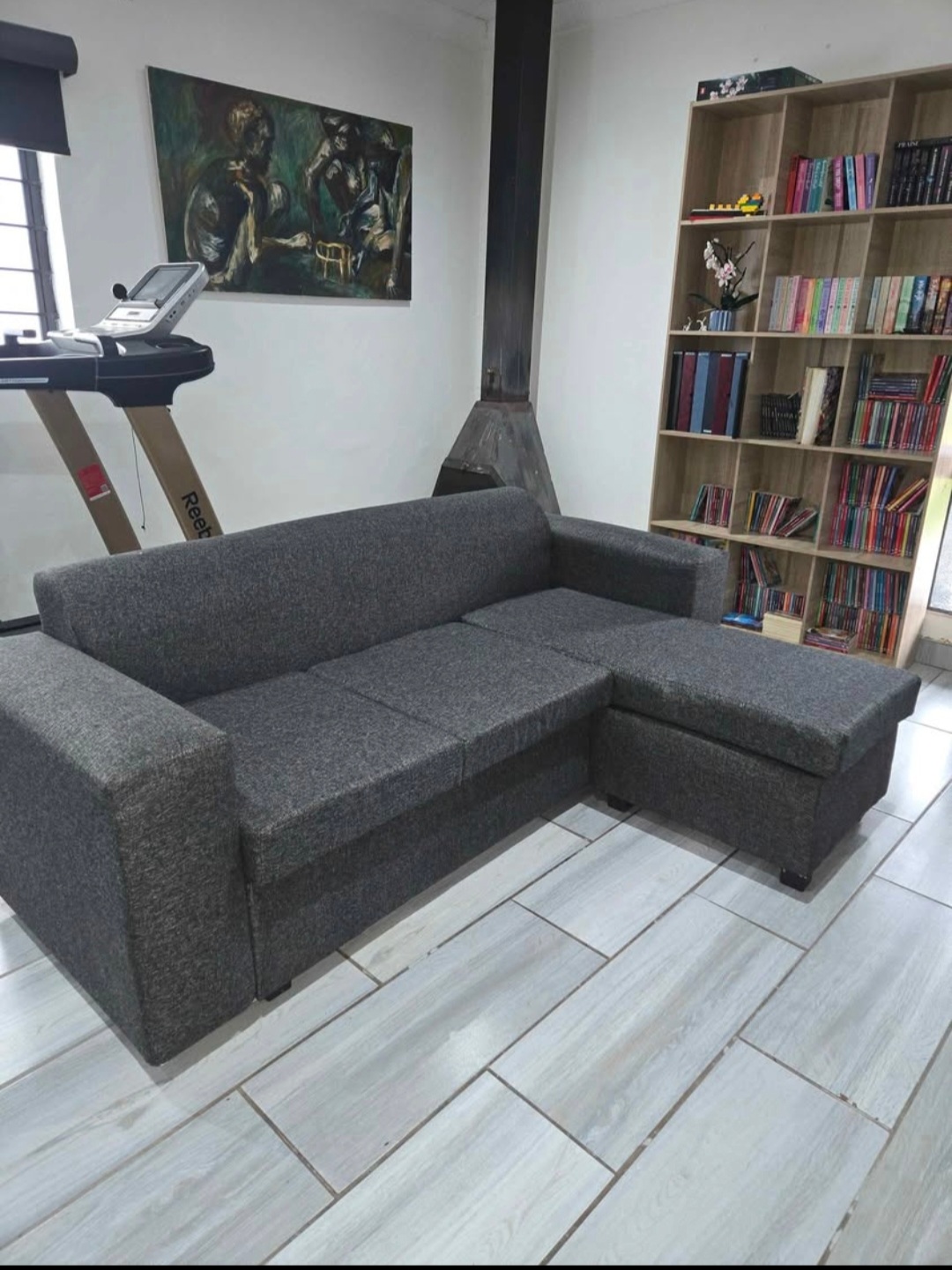 Picture of L Shape 3 - 4 seated couch 4 weeks old